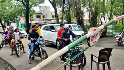 Sinhagad : सिंहगड बंद असल्याची हौशी पर्यटकांना कल्पनाच नाही; गडाच्या पायथ्यावरूनच फिरावं लागलं माघारी