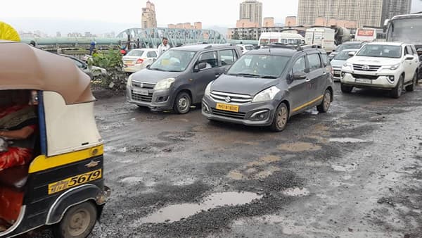 Thane Nashik Road : खड्डेच खड्डे, जिकडे तिकडे चोहीकडे, रस्ता माझा गेला कुणीकडे? नाशिक-ठाणे महामार्गाची ही दुरावस्था पाहा
