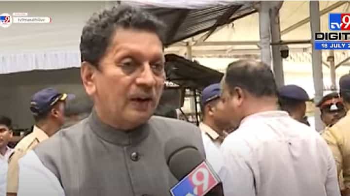 मुख्यमंत्र्यांनी मला वाढदिवसाचे गिफ्ट दिले आहे- दीपक केसरकर मुख्यमंत्र्यांनी मला वाढदिवसाचे गिफ्ट दिले आहे- दीपक केसरकर