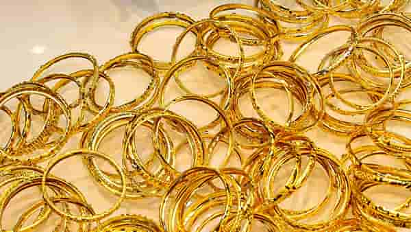 Gold Silver Rate Today | इकडे घसरण तिकडे संधी, रुपया पडला, सोन्या-चांदीकडे ओढा, गुंतवणुकीचे पर्याय कोणते?