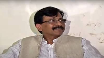 Sanjay Raut : शिंदे म्हणाले, मॅटनी शो बंद झाला, संजय राऊतांनी शोलेची आठवण करून दिली; राजकीय फिल्म कुठपर्यंत आली?