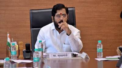 एकनाथ शिंदेंचा उद्धव ठाकरेंना आणखी एक धक्का, आशिष कुमार सिंग यांना हटवून गगराणींना मुख्य अपर सचिव म्हणून नेमलं