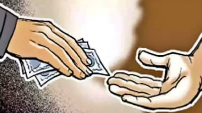 Pune crime : कारवाई टाळायची असेल तर दोन कोटी द्या म्हणणाऱ्यावरच कारवाई, लाचखोर आरटीआय कार्यकर्त्याला पुण्यात रंगेहात अटक