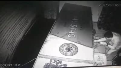 Buldhana Theft : डोंगर पोखरुन हाती लागला उंदीर....! बुलढाण्यातील चोरट्याची झाली ही फजिती; घटना सीसीटीव्हीमध्ये कैद