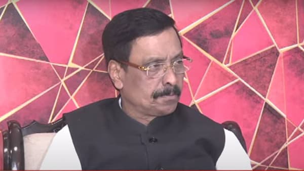 Vinayak Raut : राहुल शेवाळेंना आता अक्कलदाढ यायला लागलीय; विनायक राऊतांची टीका