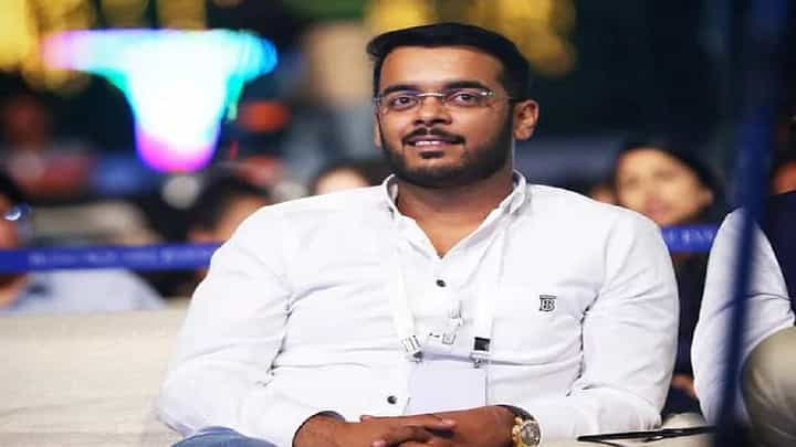 Video : आदित्य ठाकरेंचा आदेश, पुर्वेश सरनाईक यांची युवासेनेतून हकालपट्टी Video : आदित्य ठाकरेंचा आदेश, पुर्वेश सरनाईक यांची युवासेनेतून हकालपट्टी