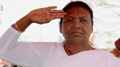 Presidential election Result : रायसीनाच्या रेसमध्ये द्रौपदी मुर्मू आघाडीवर, खासदारांचे 540 मते मिळवली; यशवंत सिन्हांना किती मते?