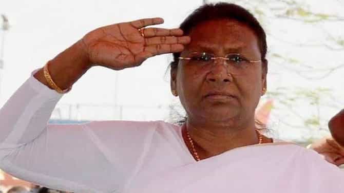 Presidential election Result : रायसीनाच्या रेसमध्ये द्रौपदी मुर्मू आघाडीवर, खासदारांचे 540 मते मिळवली; यशवंत सिन्हांना किती मते?