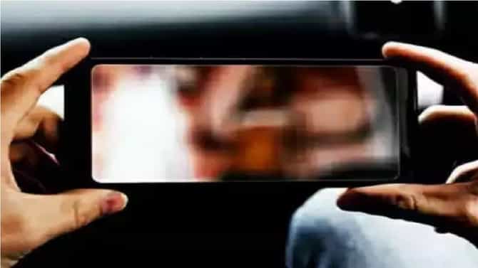 Extra Marital Affair: काकूचं बाहेर लफडं! पुतण्यानं अश्लिल व्हिडिओ बनवून मागीतले 25 लाख