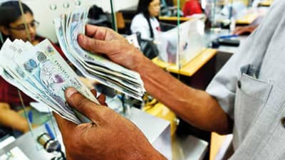 Gulf Countries | आखाती देशातून चिठ्ठी सोडा, पैशांची खेप ही नाही, रसद आटल्याने महाराष्ट्रासह दक्षिणेतील राज्यांना चिंता