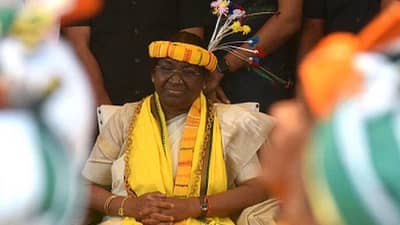 Saamana : द्रौपदी मुर्मू देशातील पहिल्या महिला आदिवासी राष्ट्रपती बनल्या, सामना अग्रलेखातून नव्या राष्ट्रपतीचं अभिनंदन