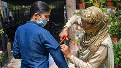 परीक्षेला येताना फक्त टीशर्ट आणि कुर्ता-कुर्तीलाच परवानगी, नाहीतर संपत्ती जप्त! कुणी काढला फतवा?