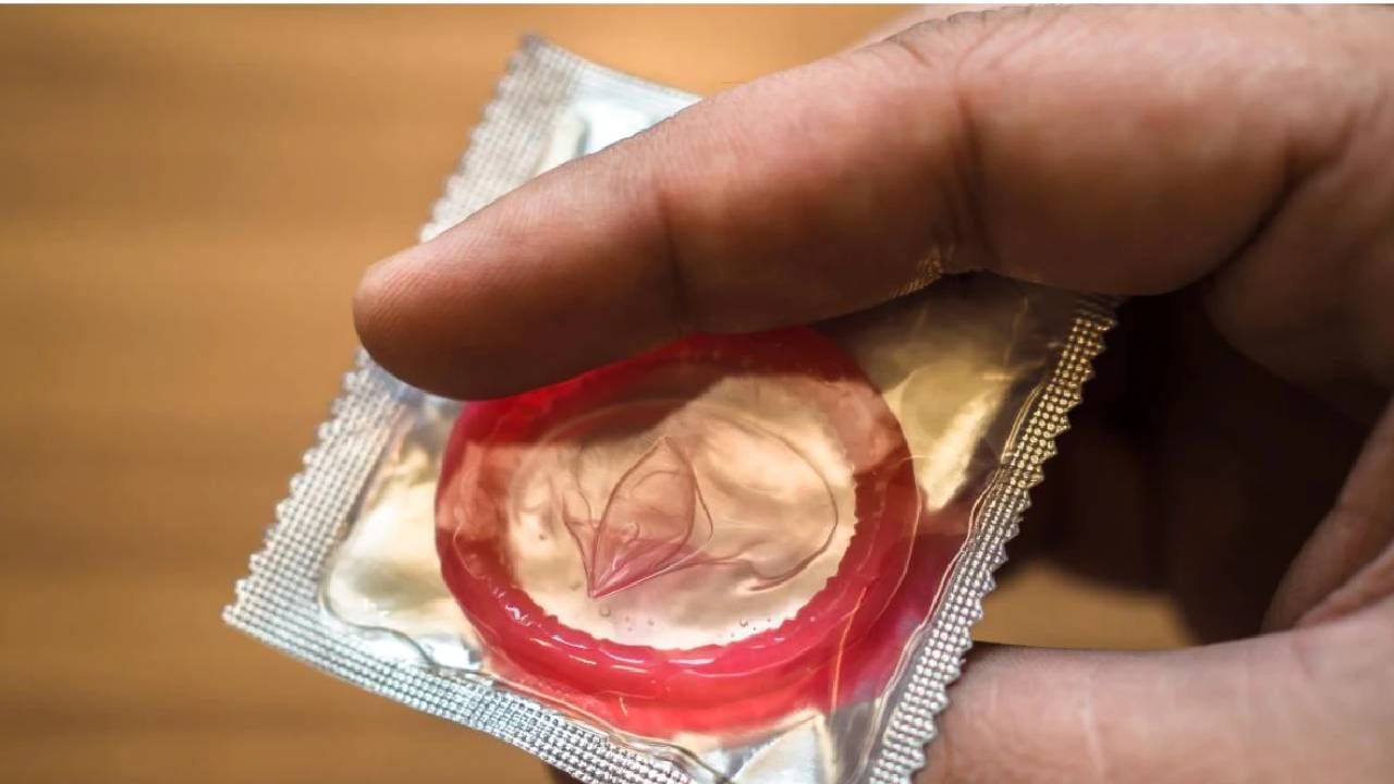 कंडोमचा वापर भारतात असाही होऊ शकतो, याची कंडोम निर्माण करणाऱ्यानेही कल्पना केली नसेल..!
