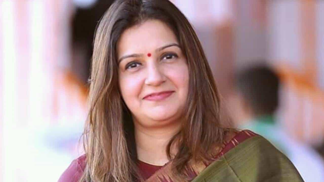 Priyanka Chaturvedi | आता हिंदुत्व आठवतंय? मग शिंदेंनी तीन तीन मंत्रीपद कशाला घेतली? खासदार प्रियंका चतुर्वेदी यांचा पलटवार