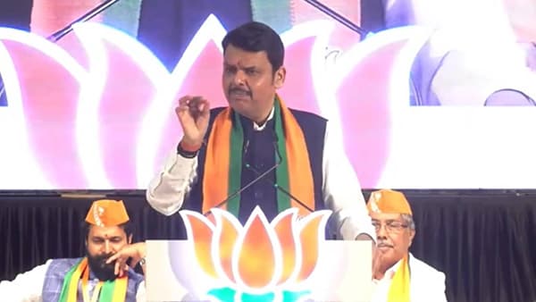 Devendra Fadnavis : आपले सगळ्यांचे नेते एकनाथ शिंदेच, चंद्रकांतदादांच्या वक्तव्याचे वेगळे अर्थ काढण्यात आले पाटलांच्या वक्तव्यानंतर फडणवीसांकडून डॅमेज कंट्रोल?