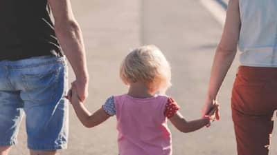 National Parent’s Day 2022: राष्ट्रीय पालक दिन कधी साजरा केला जाईल; जाणून घ्या, ‘या’ दिवसाचा इतिहास आणि महत्त्व!