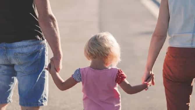 National Parent’s Day 2022: राष्ट्रीय पालक दिन कधी साजरा केला जाईल; जाणून घ्या, ‘या’ दिवसाचा इतिहास आणि महत्त्व!