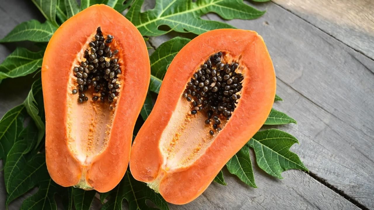 Benefits of eating papaya: पपई खाल्ल्याने तुमचे ‘हृदय’ आणि ‘हाडे’ राहतील मजबूत; आजच करा त्याचा आहारात समावेश !