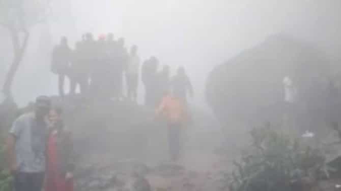 Satara : केळवली धबधबा पाहायला गेलेला राहुल घरी परतलाच नाही! मित्रांनी घरी आल्यावर सांगितलं, तो वाहून गेलाय