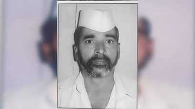 Farmer Suicide : 2 लाखाचं कर्ज कसं फेडणार? अखेर गळफास घेत शेतकऱ्याची आत्महत्या! मालेगावात हळहळ