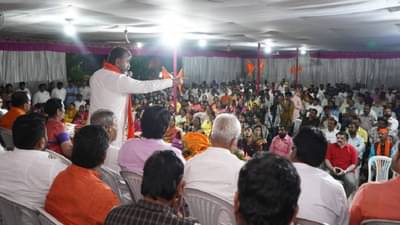 Sachin Ahir : उद्धव ठाकरे देशाचं नेतृत्व करतील या भीतीनेच भाजपने शिवसेना फोडली; सचिन अहिर यांचा टोला