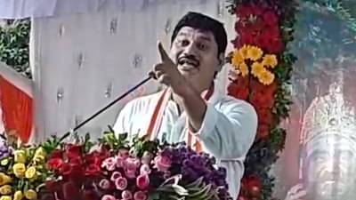 Dhananjay Munde : 12 ज्योतिर्लिंगांपैकी एक असूनही परळीला निधी नाही, इथले लोकप्रतिनिधी करतात काय? धनंजय मुंडेचा प्रीतम मुंडेंना सवाल