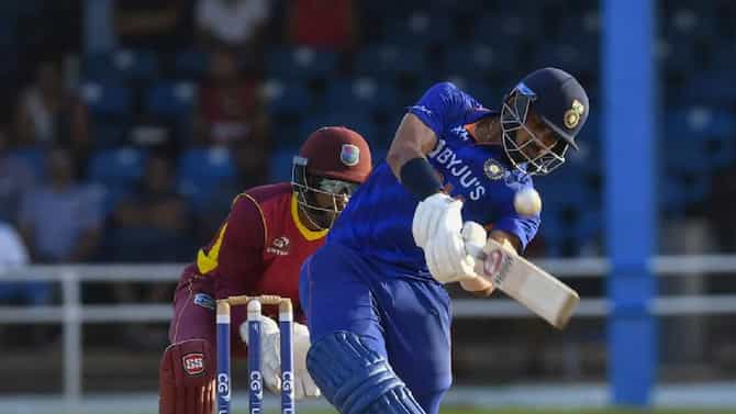 IND vs WI: रोहितच्या कौतुकाच्या टि्वटला अक्षर पटेलचा गुजराती भाषेतच सुंदर रिप्लाय