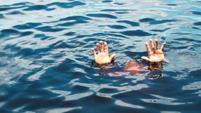 Thane Rain : पावसाचे परिणाम, एक महिन्यात 17 जण वाहून गेले, दीड हजार जणांचं स्थलांतर