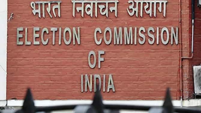 Shivsena : निवडणूक आयोगाच्या आदेशा विरोधात शिवसेना सुप्रीम कोर्टात जाणार