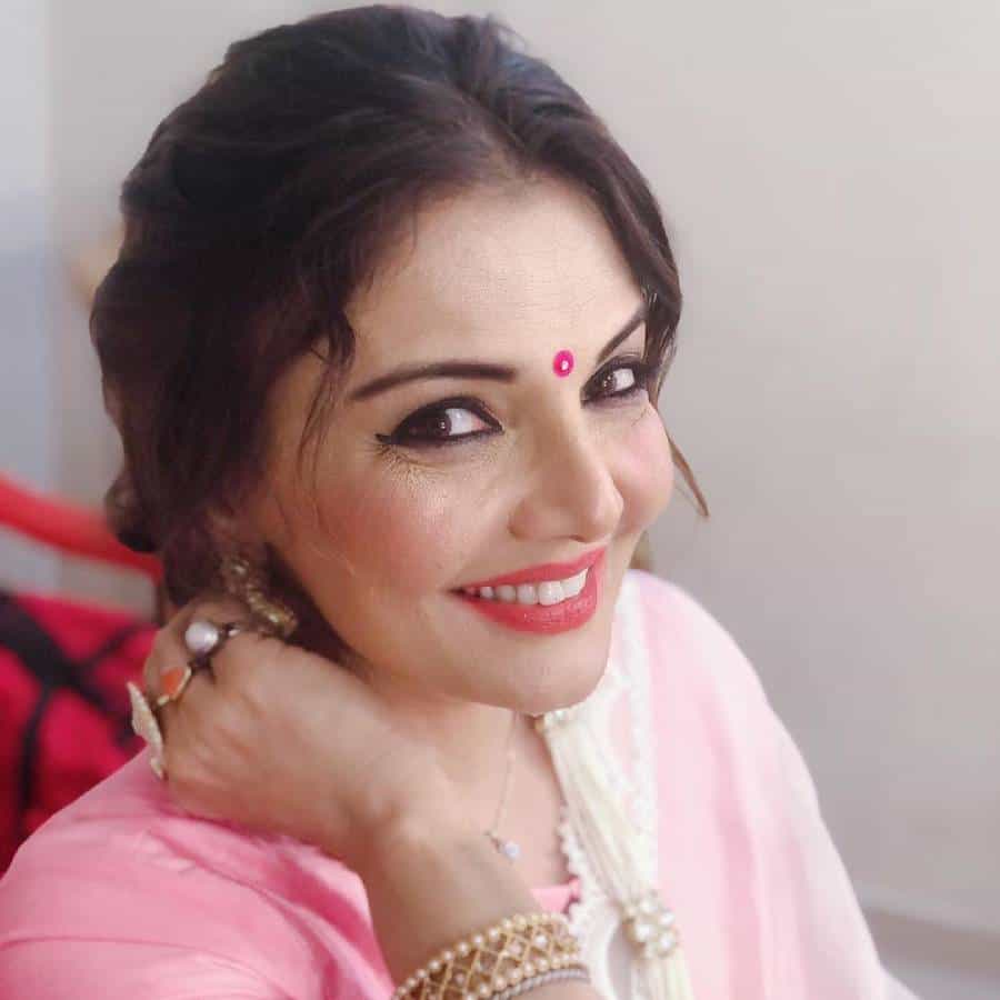 स्टार भारत वाहिनीवर नवीन शो सुरु झाला आहे, 'ना उम्र कि सीमा हो'. असे शोचे नाव आहे. या शोमध्ये मुलीच्या वयापेक्षा दुप्पट किंवा वयाने मोठा असलेल्या जोडीदार जोडप्यांची लव्हस्टोरी दाखवण्यात आली आहेत.