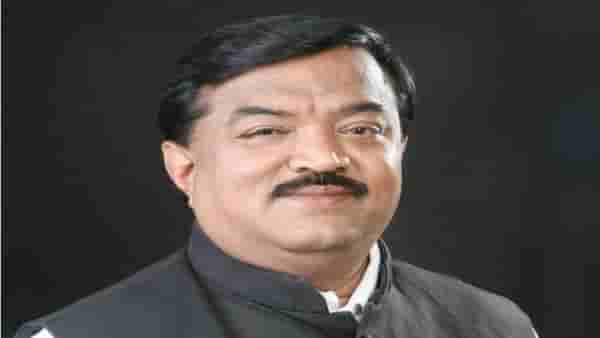 Nashik : खासदार सोडून गेले फरक पडत नाही; 10 हजार शिवसैनिक प्रमाणपत्र घेऊन मातोश्रीवर जाणार, बडगुजर यांची माहिती