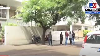 VIDEO : Jalgaon Student Travel Issues | जळगावमध्ये विद्यार्थ्यांचा रेल्वे रूळ ओलांडून जीवघेणा प्रवास