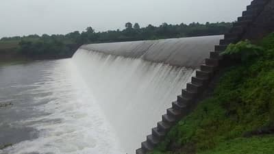 Washim Rain | वाशिम जिल्हात रात्रीपासून पावसाची संततधार सुरू, सोनाळा धरण ओव्हर फ्लो, प्रशासनाने दिला सर्तकतेचा इशारा!