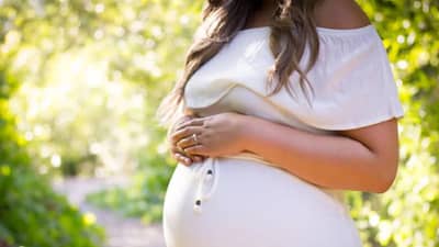 Women Health: गर्भारपणात चुकूनही खाऊ नका हे पदार्थ, आरोग्याला घातक ठरू शकतात