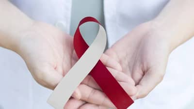 World Head Neck Cancer Day: बसलेला आवाज, गिळण्यास त्रास ? कॅन्सरच्या या लक्षणांकडे नका करु दुर्लक्ष