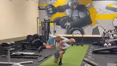 जीम मधली मस्करी महाग पडली, इंग्लंडचा प्रमुख खेळाडू पहिल्या टी 20 सामन्याला मुकणार, पहा VIDEO