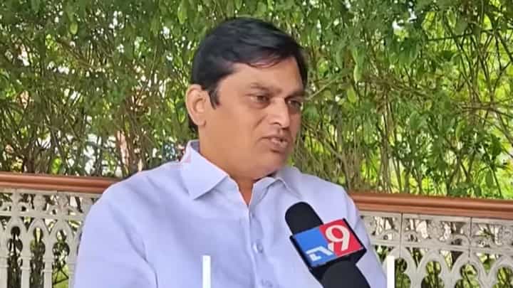 गद्दार, गद्दार म्हणत आमच्या आमदारांना विरोधक बदनाम करत आहेत - महेश शिंदे गद्दार, गद्दार म्हणत आमच्या आमदारांना विरोधक बदनाम करत आहेत - महेश शिंदे