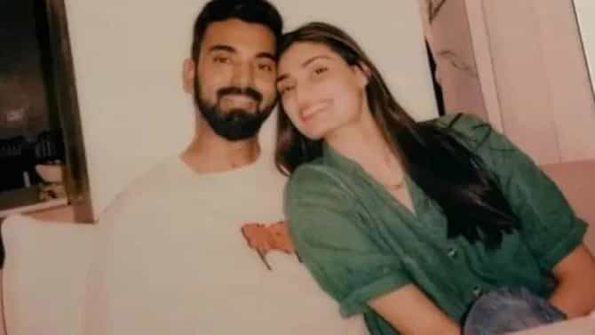Athiya Shetty | अथिया शेट्टी आणि केएल राहुलचा रोमँटिक फोटो व्हायरल, चाहत्यांनी दिल्या प्रतिक्रिया...