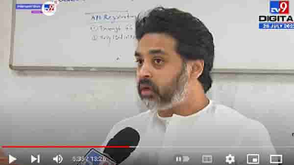 Nilesh Rane On Thackeray | उद्धव ठाकरे यांनी फुटलेला पेपर सोडवला, निलेश राणे यांचा ठाकरे यांच्या मुलाखतीवर शाब्दिक हल्ला