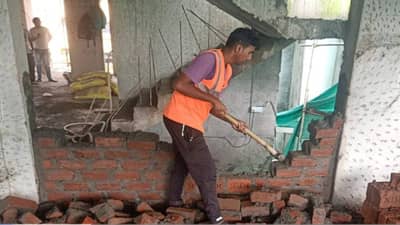 Illegal Construction : कळव्यातील अनधिकृत बांधकामांवर धडक कारवाई, ठाणे महापालिकेची मोहिम
