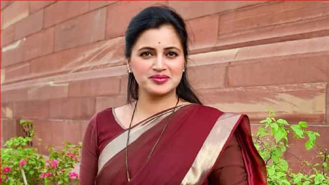 नवनीत राणांना या प्रकरणात मुंबई सत्र न्यायालयाचा तात्पुरता दिलासा, न्यायालयाने दिले हे आदेश