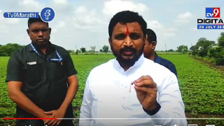 Amol Mitkari on Fadnavis | फडणवीस म्हणजे मुंह मे राम और बगल मे छुरी, अमोल मिटकरी यांनी घेतला समाचार Amol Mitkari on Fadnavis | फडणवीस म्हणजे मुंह मे राम और बगल मे छुरी, अमोल मिटकरी यांनी घेतला समाचार