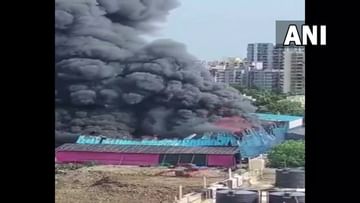 मुंबईच्या अंधेरी परिसरात भीषण आग, धुराचे लोळ पाहून नागरिकांमध्ये घबराट