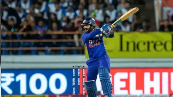 India Vs West Indies : दिनेश कार्तिकची तुफान फटकेबाजी, दोन तरुण खेळाडूंच्या करिअरची वाट लागली, वाचा सविस्तर...