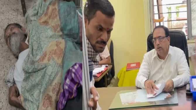 Beed | कागदांच्या रकान्यांत माणुसकीचा खून, हयात च्या खात्रीसाठी अर्धांगवायू ग्रस्ताला 2 तास ताटकळत ठेवलं, बीड प्रशासनाचा कारभार
