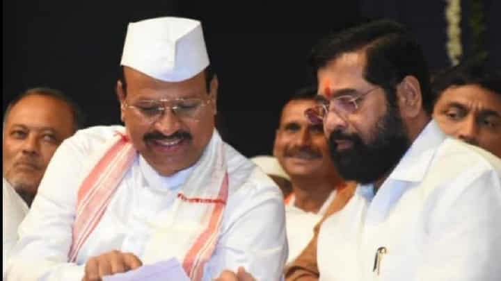अन् शिंदे साहेब रात्री दोन वाजता मदतीला धावून आले; अब्दुल सत्तारांनी सांगितला एकनाथ शिंदेंचा 'तो' किस्सा अन् शिंदे साहेब रात्री दोन वाजता मदतीला धावून आले; अब्दुल सत्तारांनी सांगितला एकनाथ शिंदेंचा 'तो' किस्सा