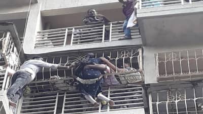 Nalasopara: नालासोपाऱ्यात थरार! पाचव्या मजल्यावरुन पडली चौथ्या मजल्यावर अडकली; शेवटी ग्रील तोडून तिला वाचवले