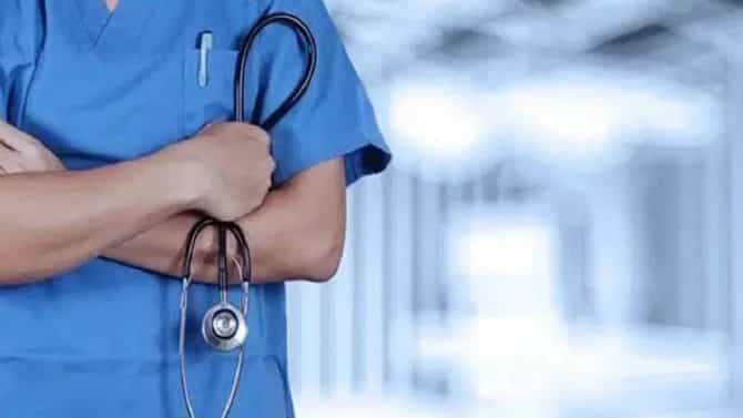 आयसीयुत रुग्णांची मृत्यूची झुंज, डॉक्टर बर्थ डे पार्टीत मश्गुल; या पालिका रुग्णालयातील धक्कादायक प्रकार