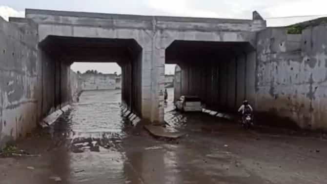 Nashik | भुयारी मार्गात पाणी साचत असल्याने धोकादायक पध्दतीने वाहतूक सुरू