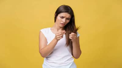Ayurvedic Remedies for Dandruff : डोक्यातील कोंडा दूर करण्यासाठी वापरून पहा ‘हे’ आयुर्वेदिक उपाय!